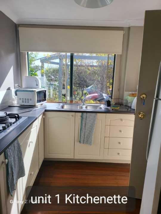 Bunbury's Most Convenient Location Extérieur photo
