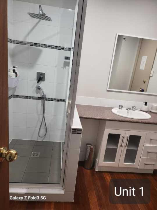 Bunbury's Most Convenient Location Extérieur photo